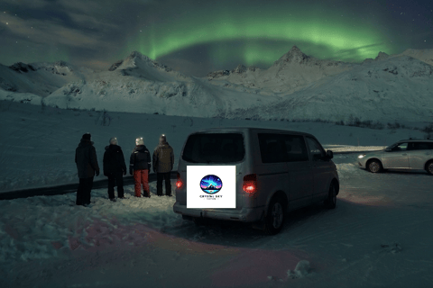 Tromsø: Private Aurora Chase: Personalized Hunt with a Local Group of 1-4 Guests