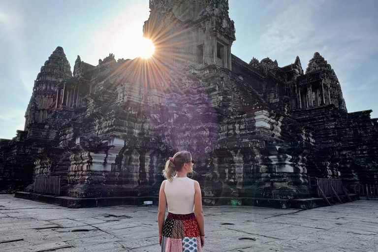 Siem Reap: Angkor Top 3 Temples for Phnom Penh Bus Arrivals Option 2: Angkor Wat Sunset Private Tour