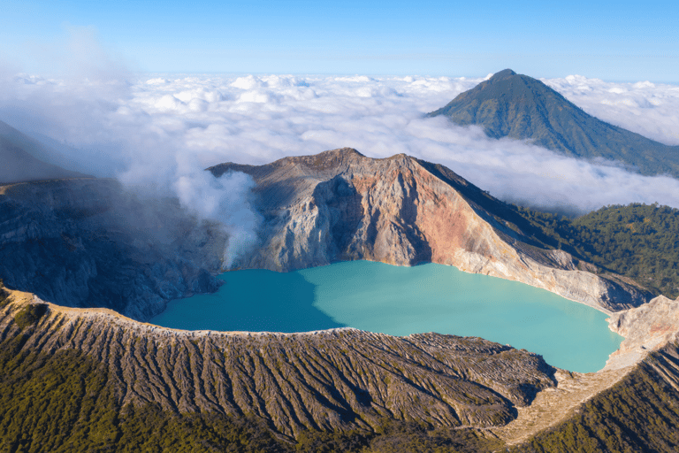Banyuwangi: Ijen Crater and Bromo Mountain 2-Day Tour