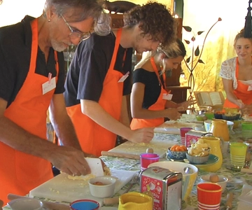 Milan: Pasta, Ravioli and Gelato Cooking Class with a Meal