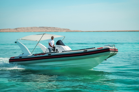 Hurghada: Orange Bay &amp; Magawish Island Speedboat med lunchGrupptur med motorbåt med snorkling och lunchlåda