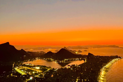 Caminhada ao nascer do sol no Pico Dois Irmãos (ou durante o dia)