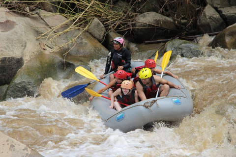 Chiang Mai Raften in de Mae Taeng rivier met Thais buffetChiang Mai Raften in de Mae Taeng-rivier met Thais buffet