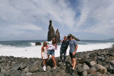 Excursión Privada a las Piscinas Naturales y Cascadas de Porto Moniz