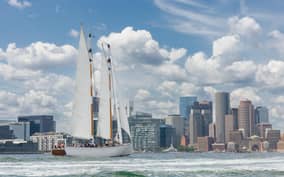 Boston: Downtown Harbor Sailing Cruise