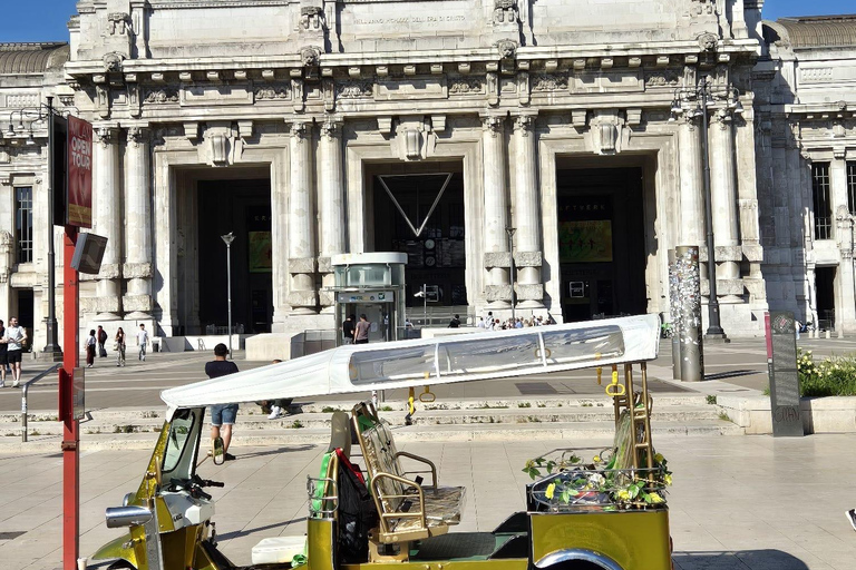 Milan: Private Tuk Tuk Tour with Hotel Pickup