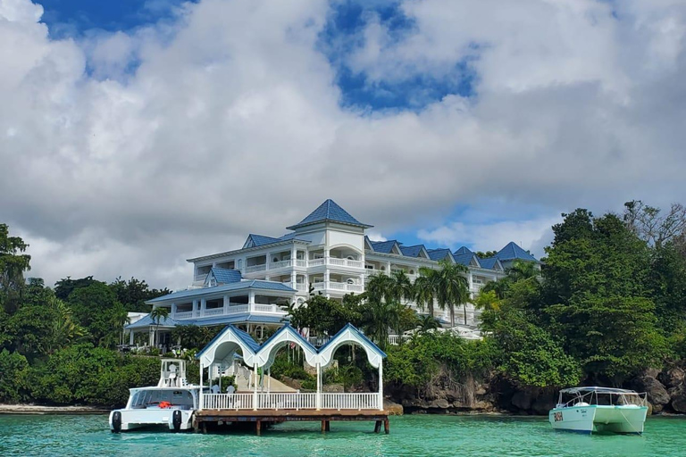 Puerto Plata: Samana, Bacardi Island, and Los Haitises Tour