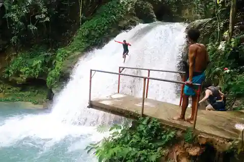 Blue Hole Secret Falls e Bob Marley Nine Mile Tour particular