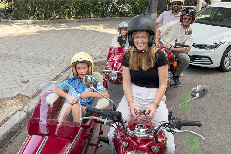 Madrid Highlights: Private Vintage Sidecar Tour (1 Hour)