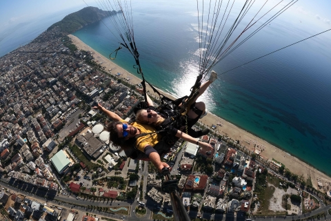 Tandem-Paragliding in Alanya von Side ausMit Übertragung