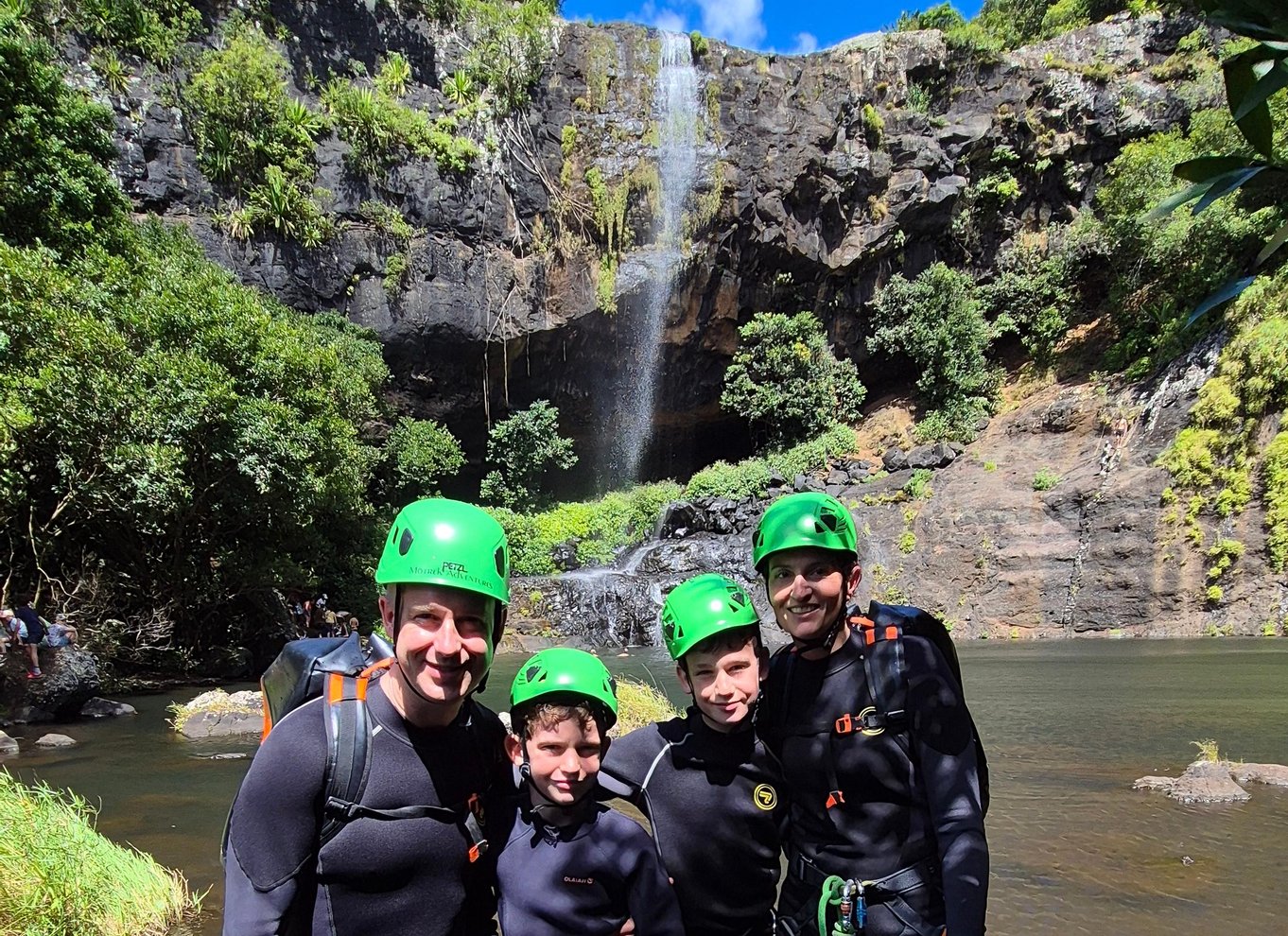 Mauritius: Rutsjebanetur ved Tamarind Falls/canyoning