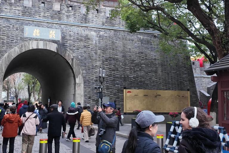 Hangzhou: Wet Market Foodie Walk & Traditional Crafting