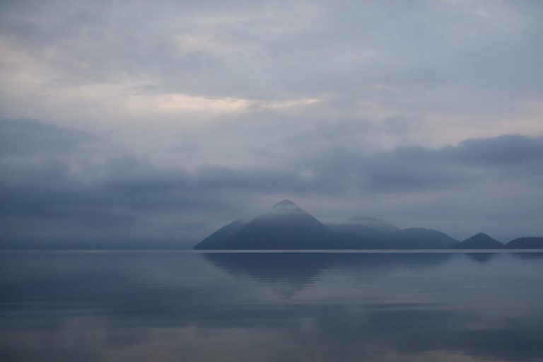 Hokkaido Swan Lake & Noboribetsu Hell Valley Private tour