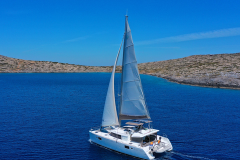 From Rethymno: Evening Catamaran Cruise & Sunset Views Rethymno: Evening Catamaran Cruise & Sunset Views