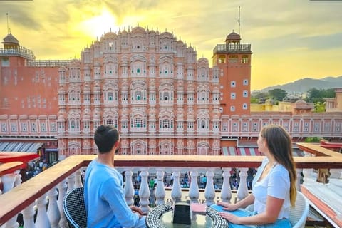 Jaipur: Private City Tour With Car, Guide, Tickets & Lunch