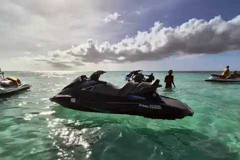 Tobago: Leje af jetski til 2 personer