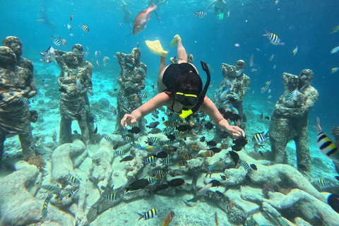 GILI T : EXCURSIÓN PRIVADA DE SNORKEL 5 HORAS 3 GILIGILI T : VIAJE DE SNORKEL PRIVADO 4 HORAS + 3 GILI