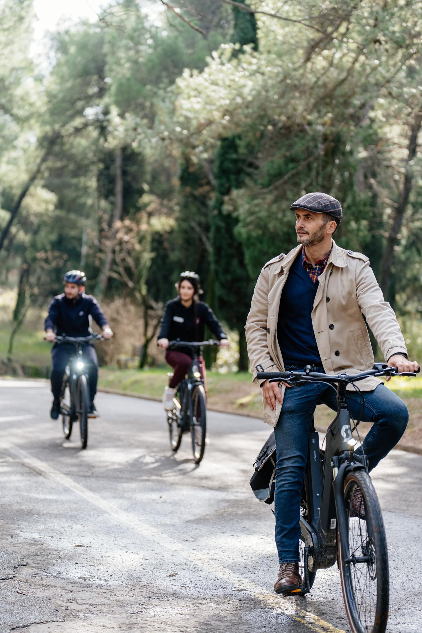 Podgorica mit dem E-Bike: Kommunistische, königliche & moderne Viertel