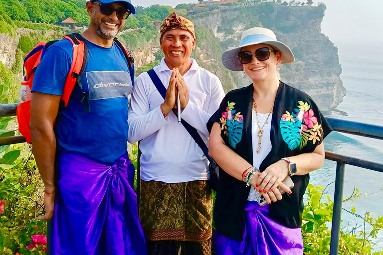 Guide, Uluwatu Temple Entry Ticket with Kecak Dance Show Guide Only (no ticket included )