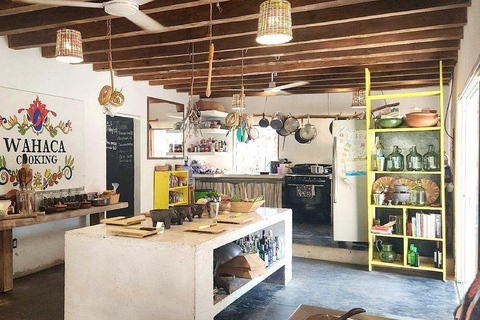 Huatulco: Oaxacan Cooking Class with Market Tour & Meal