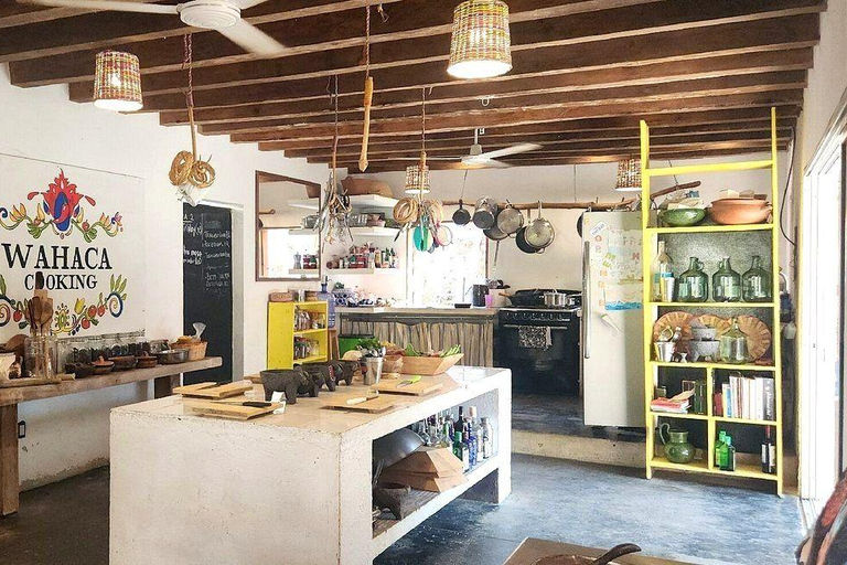 Huatulco: Oaxacan Cooking Class with Market Tour & Meal