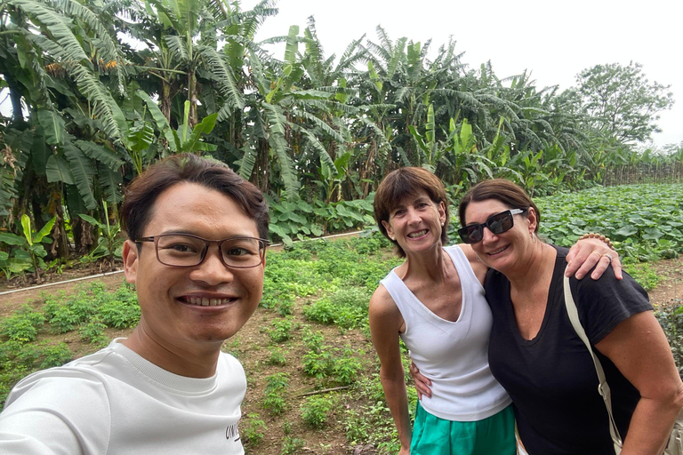 Histoire, culture, visites et divertissements à Hanoï en JeepHanoi Highlights &amp; Secret Spots Jeep Adventure