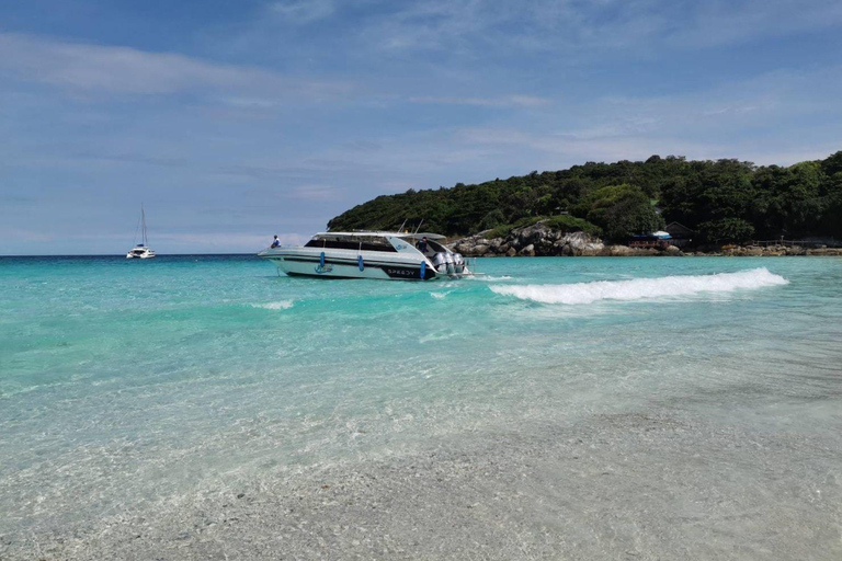 Phuket: Racha en Banana Beach per speedboot met lunch