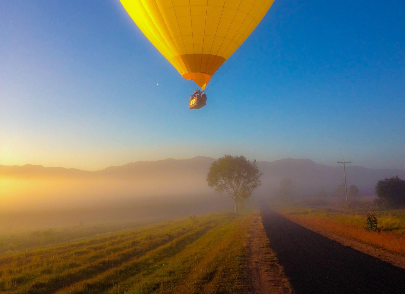 Cairns: Varmluftsballonflyvning med transport