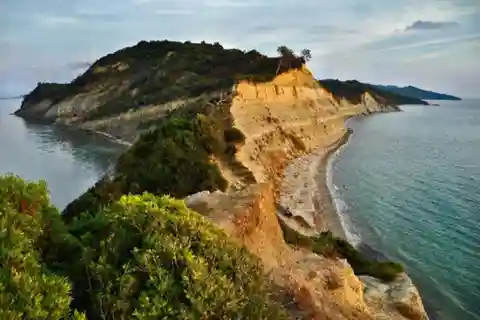Von Tirana/Durres/Golem: Kap von Rodon & Weinverkostungstour.