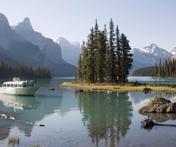 Джаспер: тур по дикой природе и водопадам с круизом Maligne Cruise