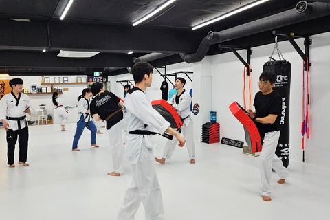Traditional Taekwondo Lesson in Seoul: From Basic to Combat C. Local Taekwondo