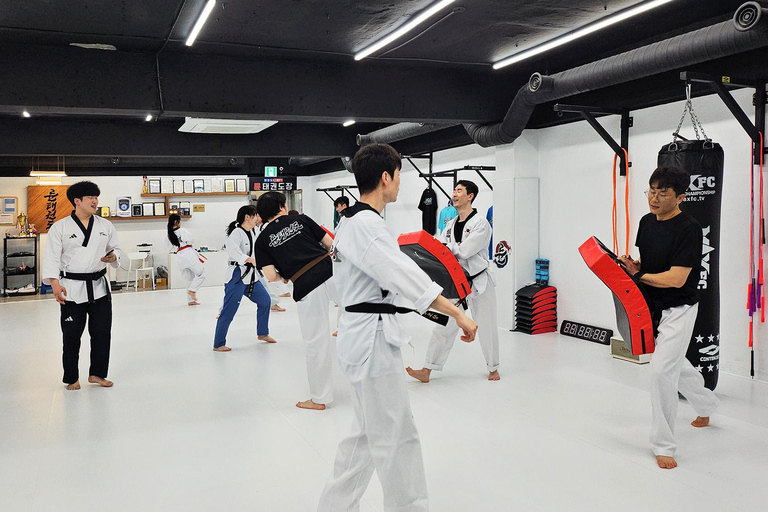 Traditional Taekwondo Lesson in Seoul: From Basic to Combat C. Local Taekwondo