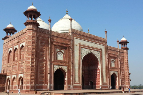 Tour Taj Mahal-Agra Fort &amp; Bazar con guida privata giapponeseTour guidato con macchina