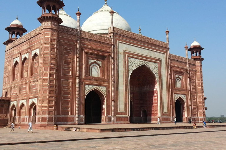 Tour Taj Mahal-Agra Fort &amp; Bazar con guida privata giapponeseTour guidato con macchina