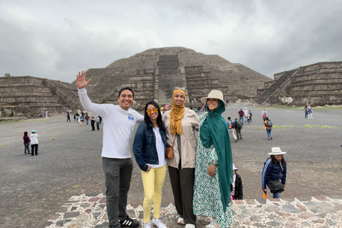 PRIVÉTOUR IN TEOTIHUACAN EN GUADALUPE BASILIEK