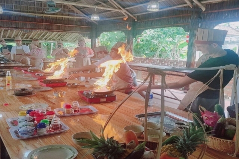 Hue : Cours de cuisine traditionnelle et marché avec la famille AnhHue : Cours de cuisine traditionnelle et visite du marché avec M. Anh