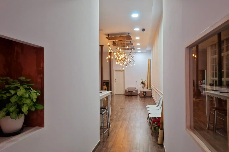 C/Echegaray 5 Centrum Malagi: Masaż Malagueño: Masaż + Degustacja winaC/Echegaray 5 Malaga centrum: Malagueño Massage: masaż + degustacja wina