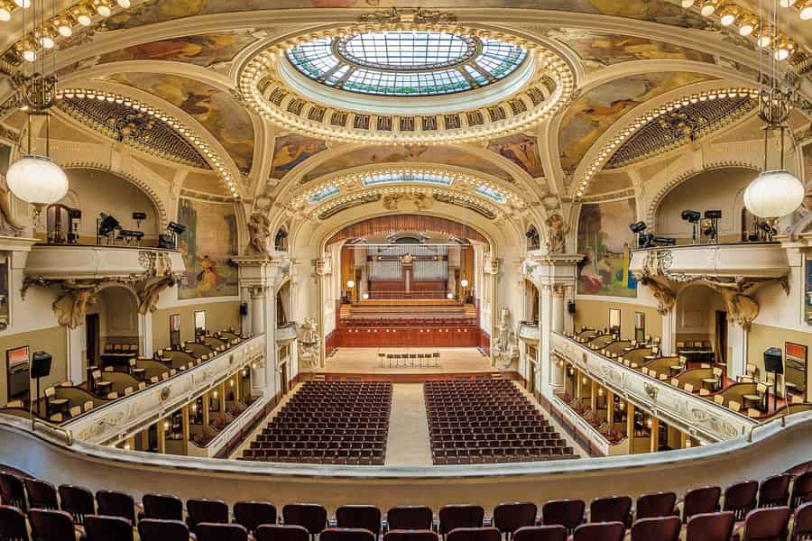 Prag: Klassische Konzerte im Smetana-Saal, Gemeindehaus. Foto: GetYourGuide Prag: Klassische Konzerte im Smetana-Saal, Gemeindehaus. Foto: GetYourGuide