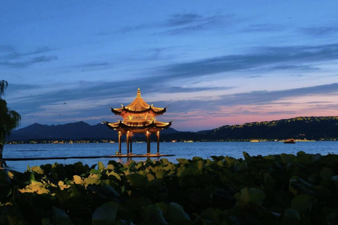 From Shanghai: West Lake Hiking Day Trip with Longjing Tea private tour option