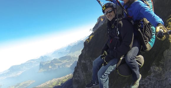 Tandem Paragliding Flight in LUCERNE / Professional – Safe – Executive