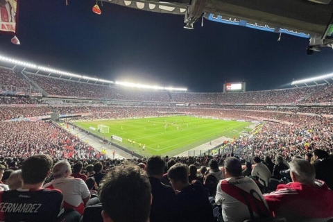 Buenos Aires: Entradas a Partidos de Fútbol con TrasladoAsientos laterales de estadio Racing Club