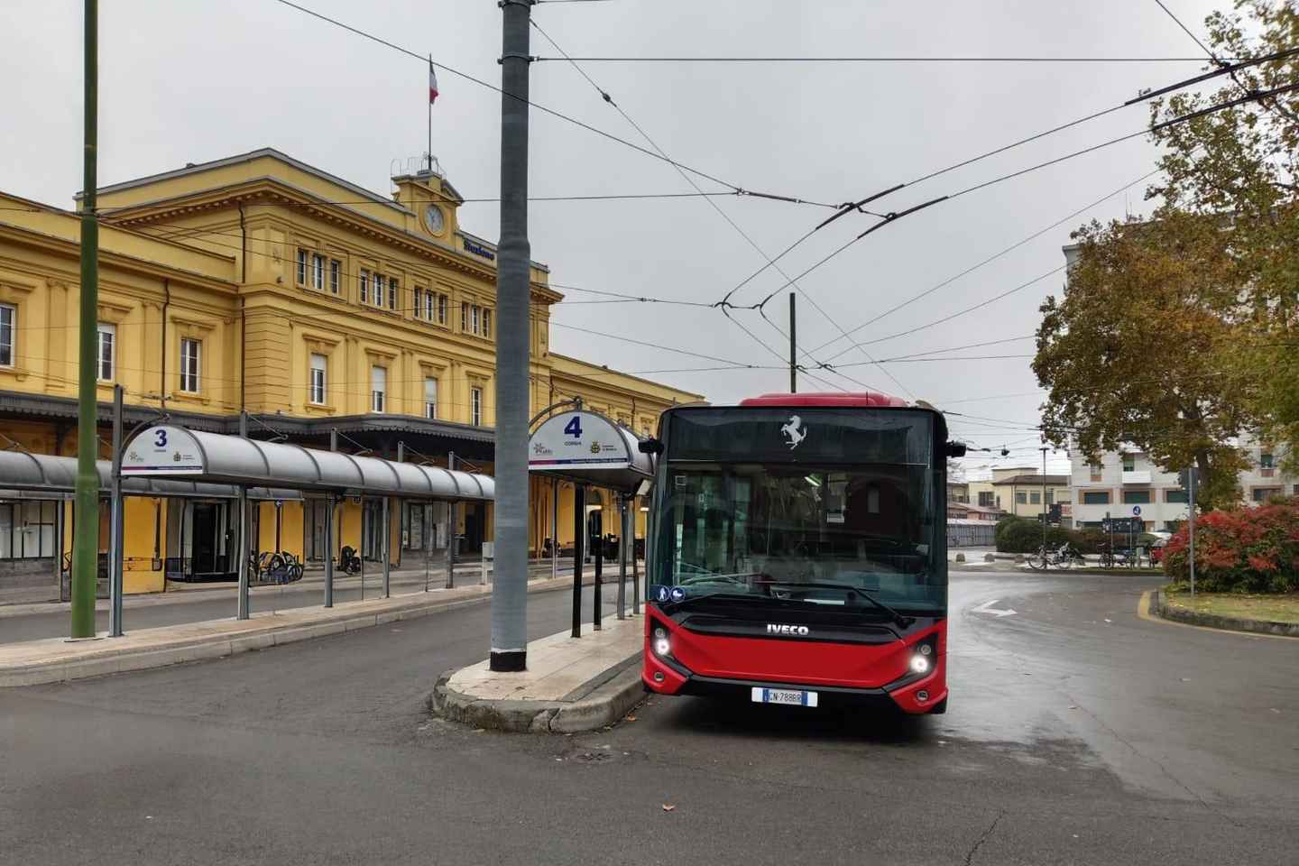 摩德纳与马拉内罗：法拉利博物馆双重体验及便捷巴士接驳