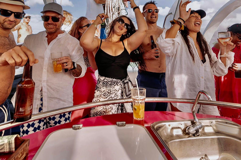Mauritius: Full Day Catamaran Cruise with Lunch
