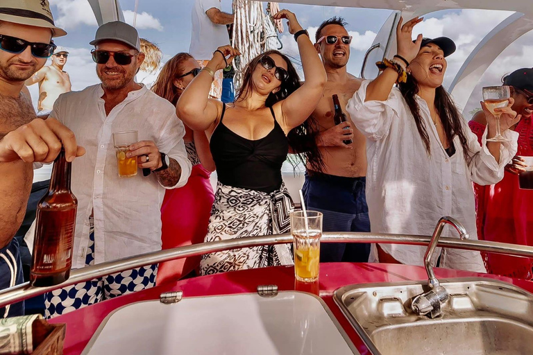 Mauritius: Full Day Catamaran Cruise with Lunch