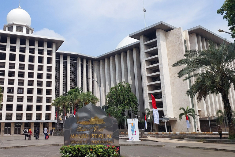 Jakarta Hidden Stories: Old Town, Chinatown & Harbor Walk Standard Story Tour
