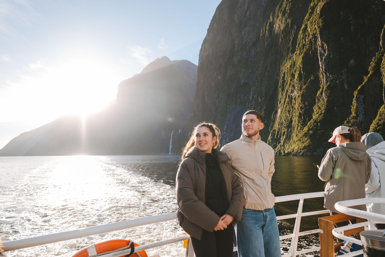 Milford Sound Small-Group Glass-Roof Tour from Queenstown Glass-Roof with a Fixed Wing Flyback
