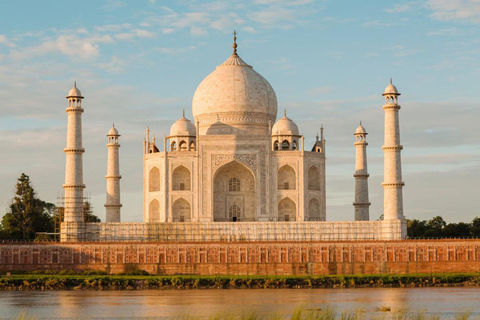 Dezelfde dagtrip vanuit Delhi met de supersnelle treinDagtrip vanuit Delhi met de supersnelle trein