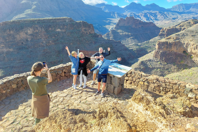 Gran Canaria Cueva, Oasis, Aventura en la Garganta Roja y Picnic acogedorGran Canaria Discovery Adventure Tour con Picnic de Tapas