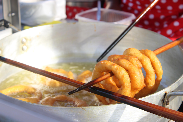 Tour: Culinary Experience at Local Markets and Water Park in Lima We explore the real Lima: local stalls, history, and Peruvian flavors.