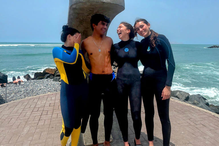 1-on-1 Surf Coaching in Lima – All Equipment Included
